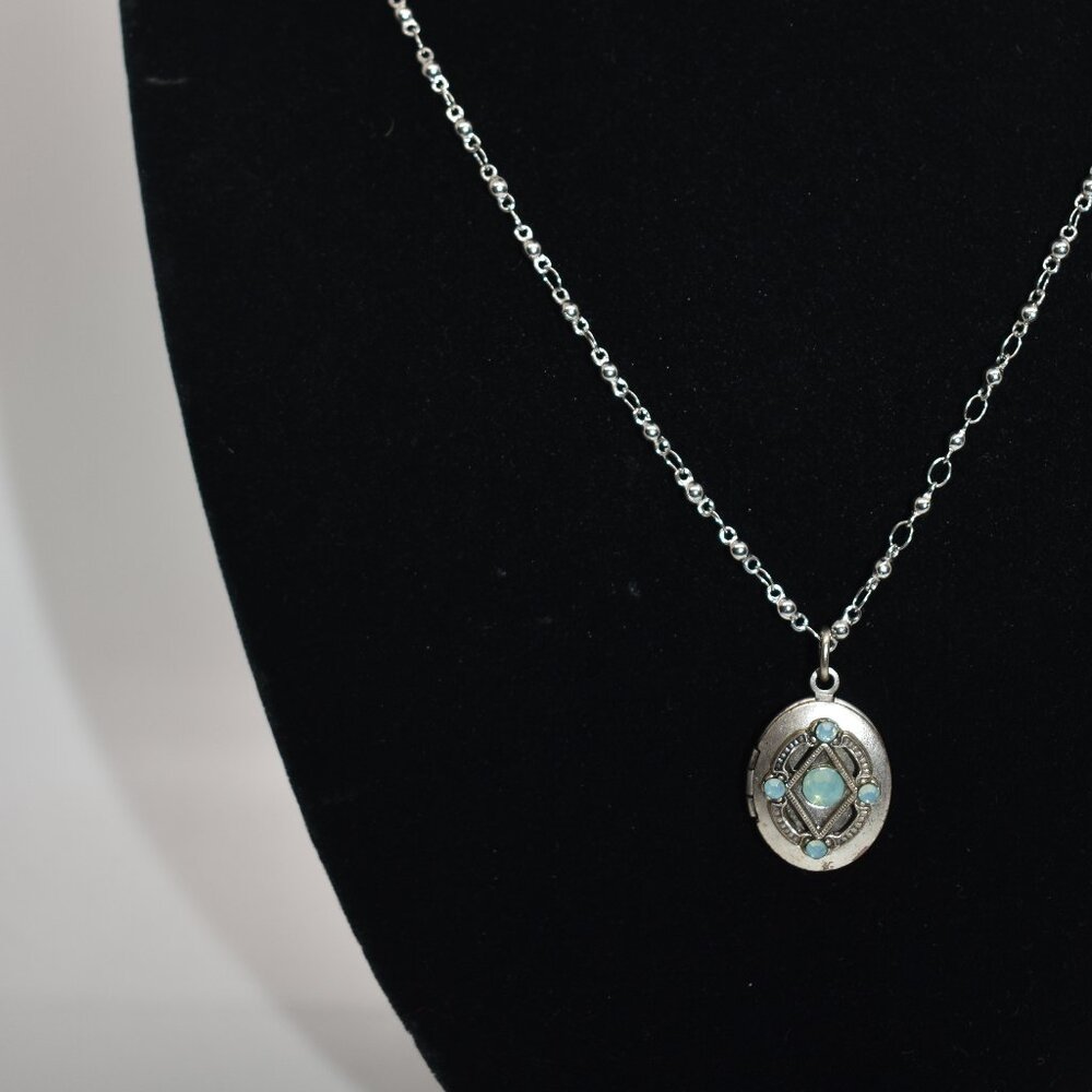 Clara Beau Locket Pendant